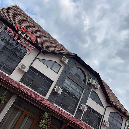 Hotel Palace Târgu Jiu Dış mekan fotoğraf