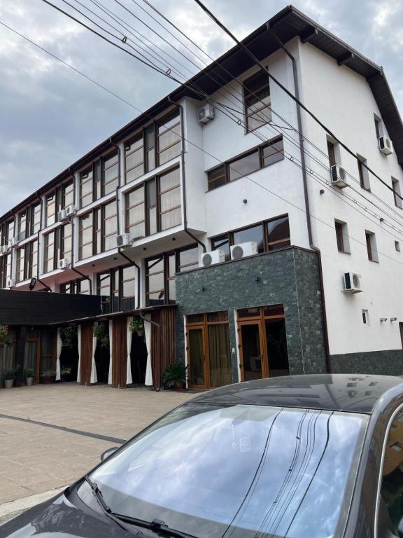 Hotel Palace Târgu Jiu Dış mekan fotoğraf