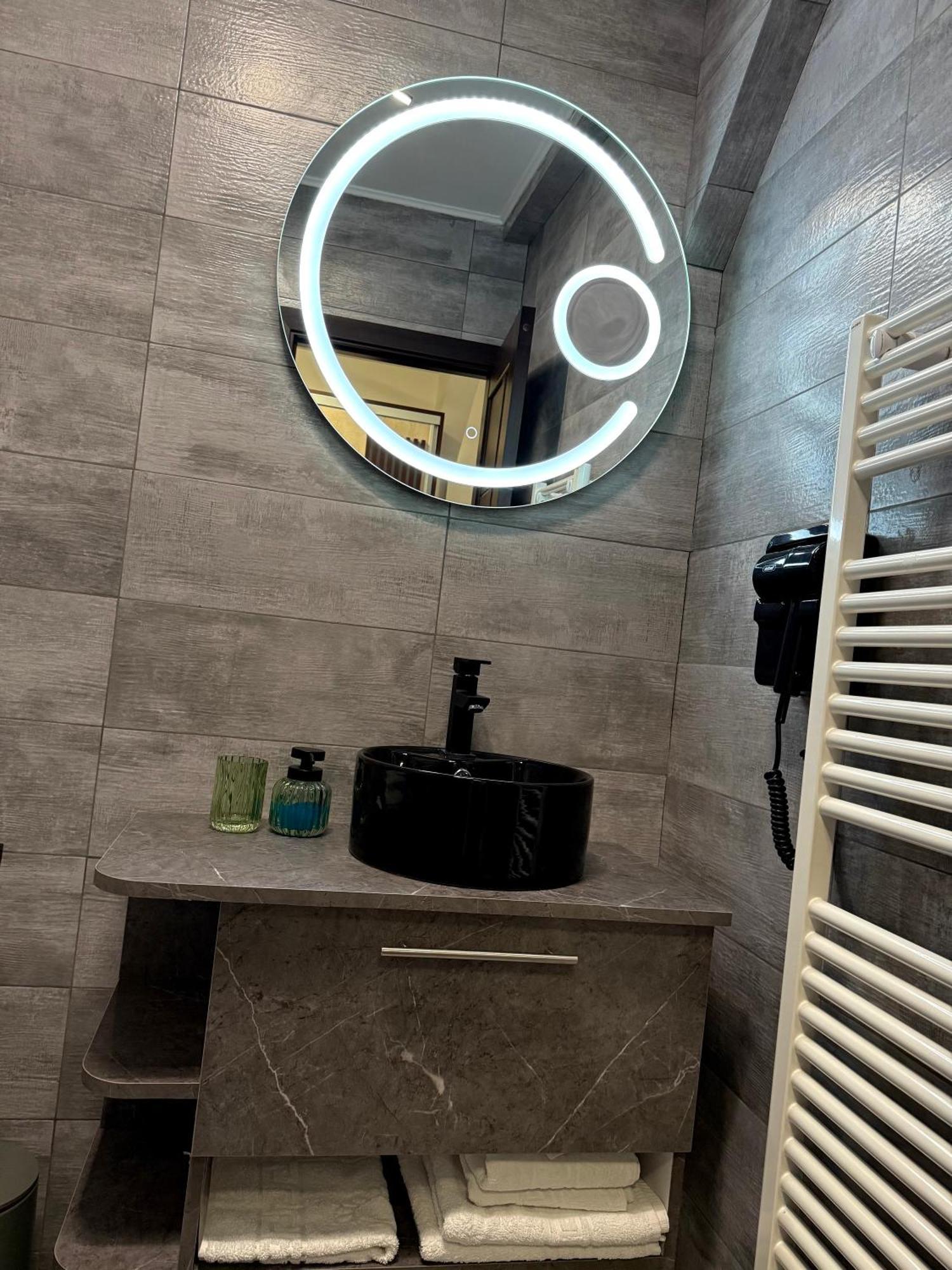 Hotel Palace Târgu Jiu Dış mekan fotoğraf