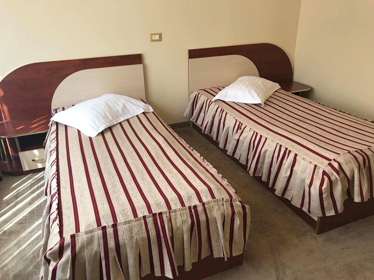 Hotel Palace Târgu Jiu Dış mekan fotoğraf
