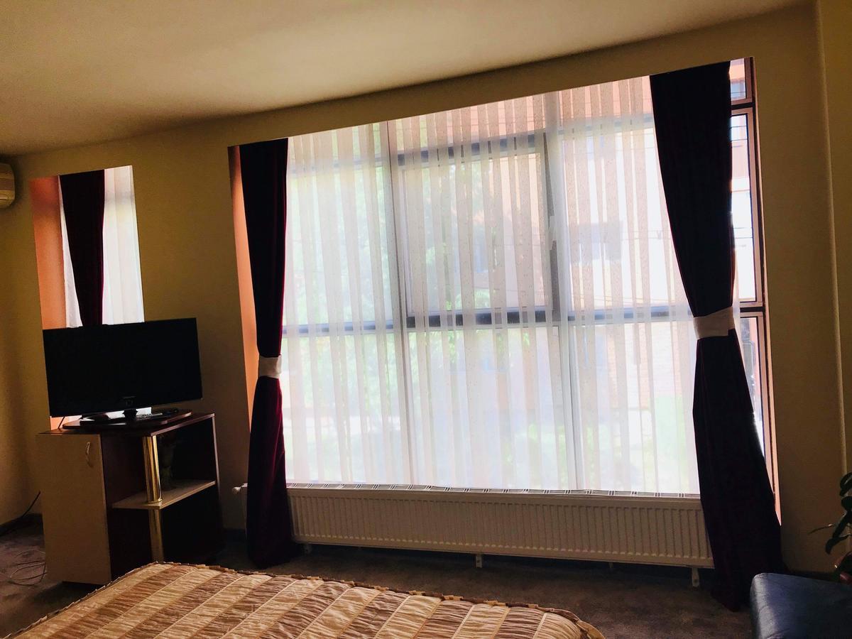 Hotel Palace Târgu Jiu Dış mekan fotoğraf