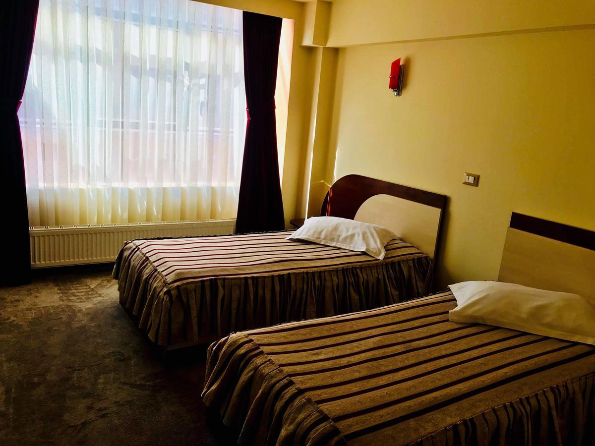Hotel Palace Târgu Jiu Dış mekan fotoğraf